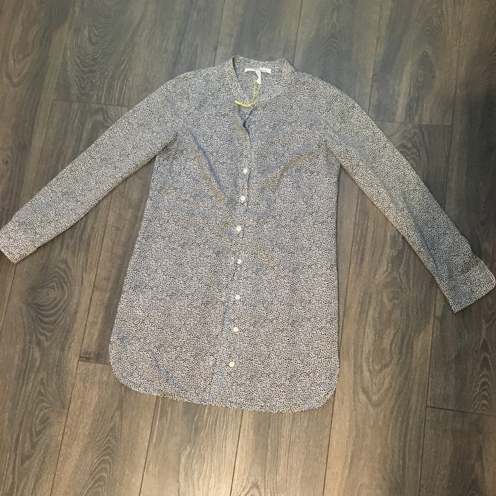 Light weight, button down, bcbg long sleeve top.